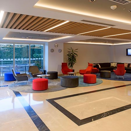 Holiday Inn Express Istanbul-Altunizade, an IHG Hotel Exterior foto