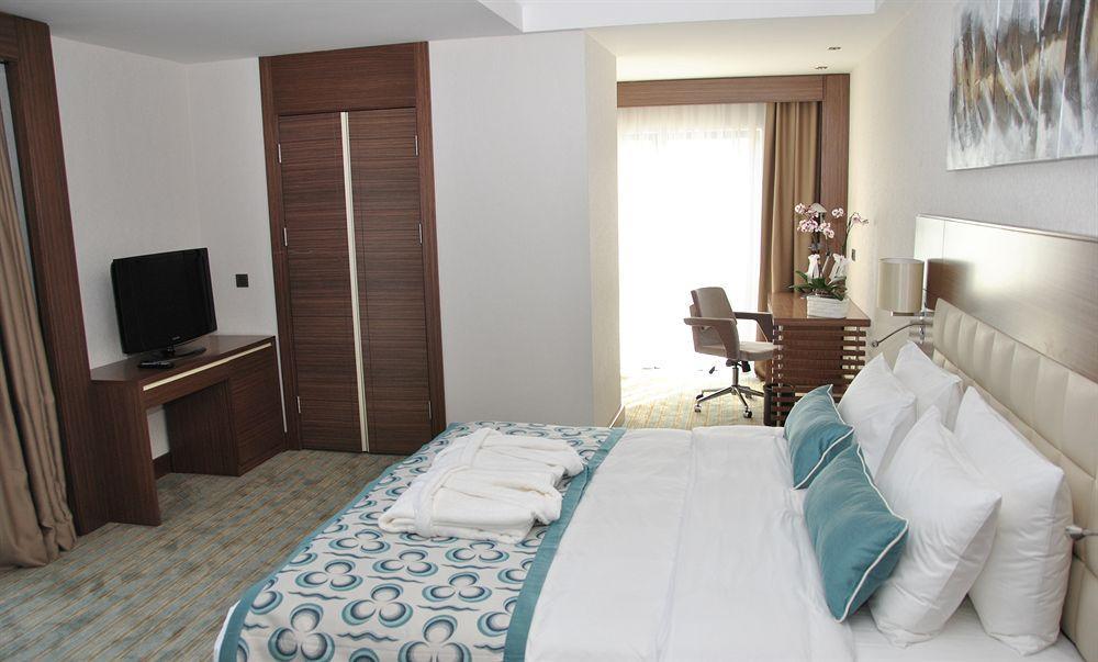 Holiday Inn Express Istanbul-Altunizade, an IHG Hotel Exterior foto