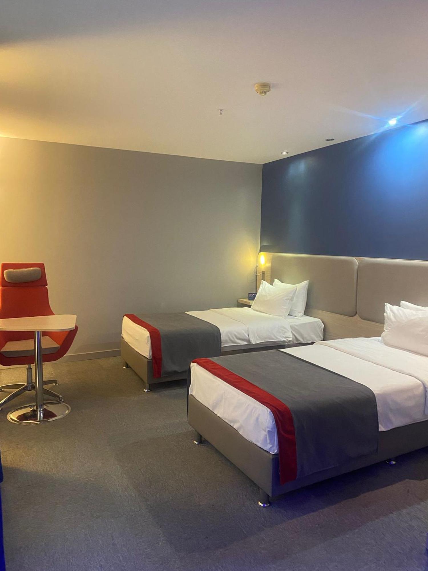 Holiday Inn Express Istanbul-Altunizade, an IHG Hotel Exterior foto