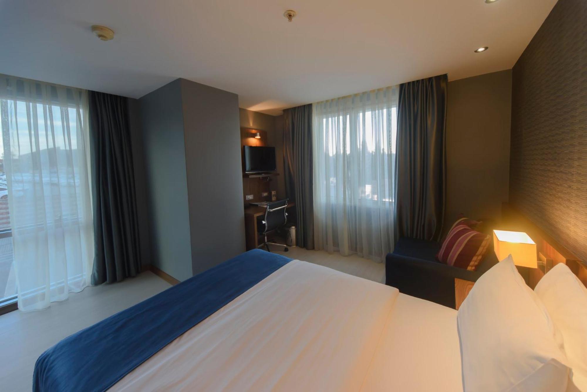 Holiday Inn Express Istanbul-Altunizade, an IHG Hotel Exterior foto