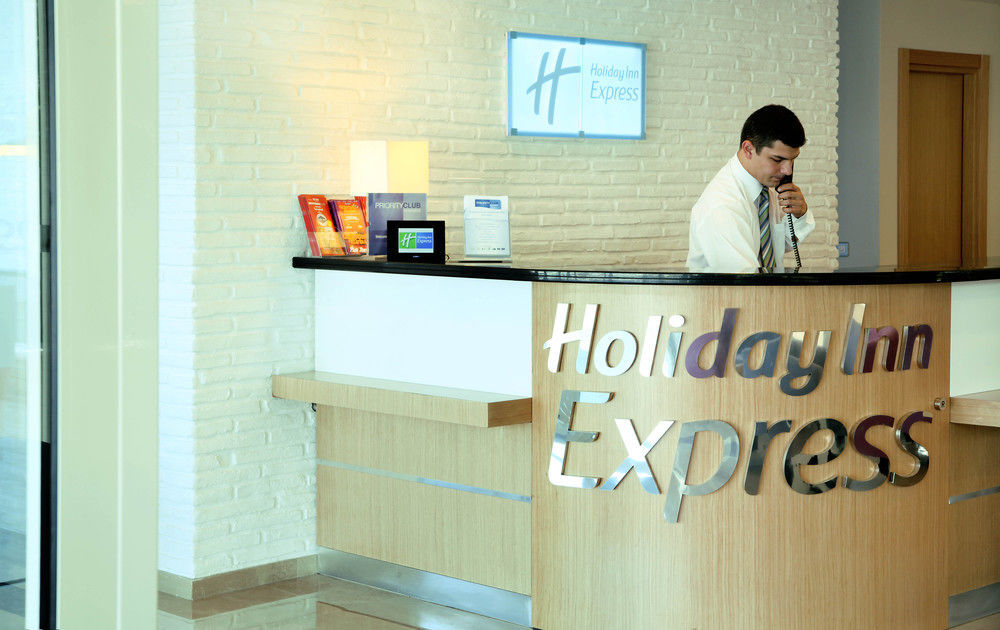 Holiday Inn Express Istanbul-Altunizade, an IHG Hotel Exterior foto